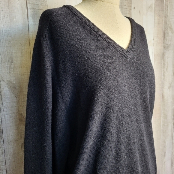 Alan Paine Luxury Knitwear Black Wool Sweater. - Picture 2 of 8